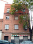 Edificio residencial en Madrid con locales comerciales en la planta baja